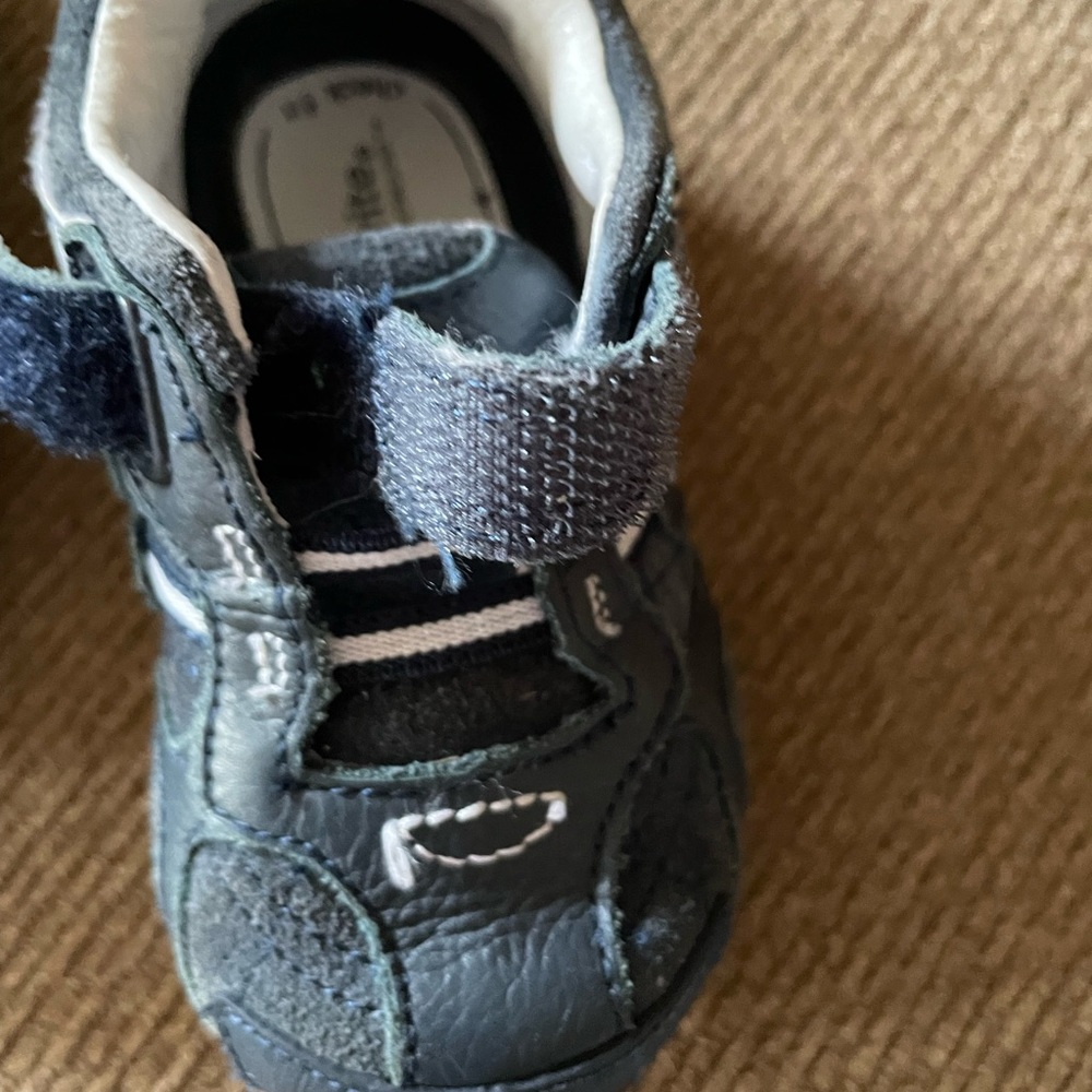 Stride Rite toddler boys’ Xavier size 4.5 W dark blue & white sneakers - Picture 5 of 8